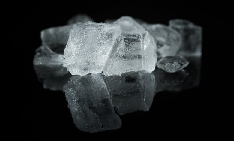 Ice cubes Face Glowing skin